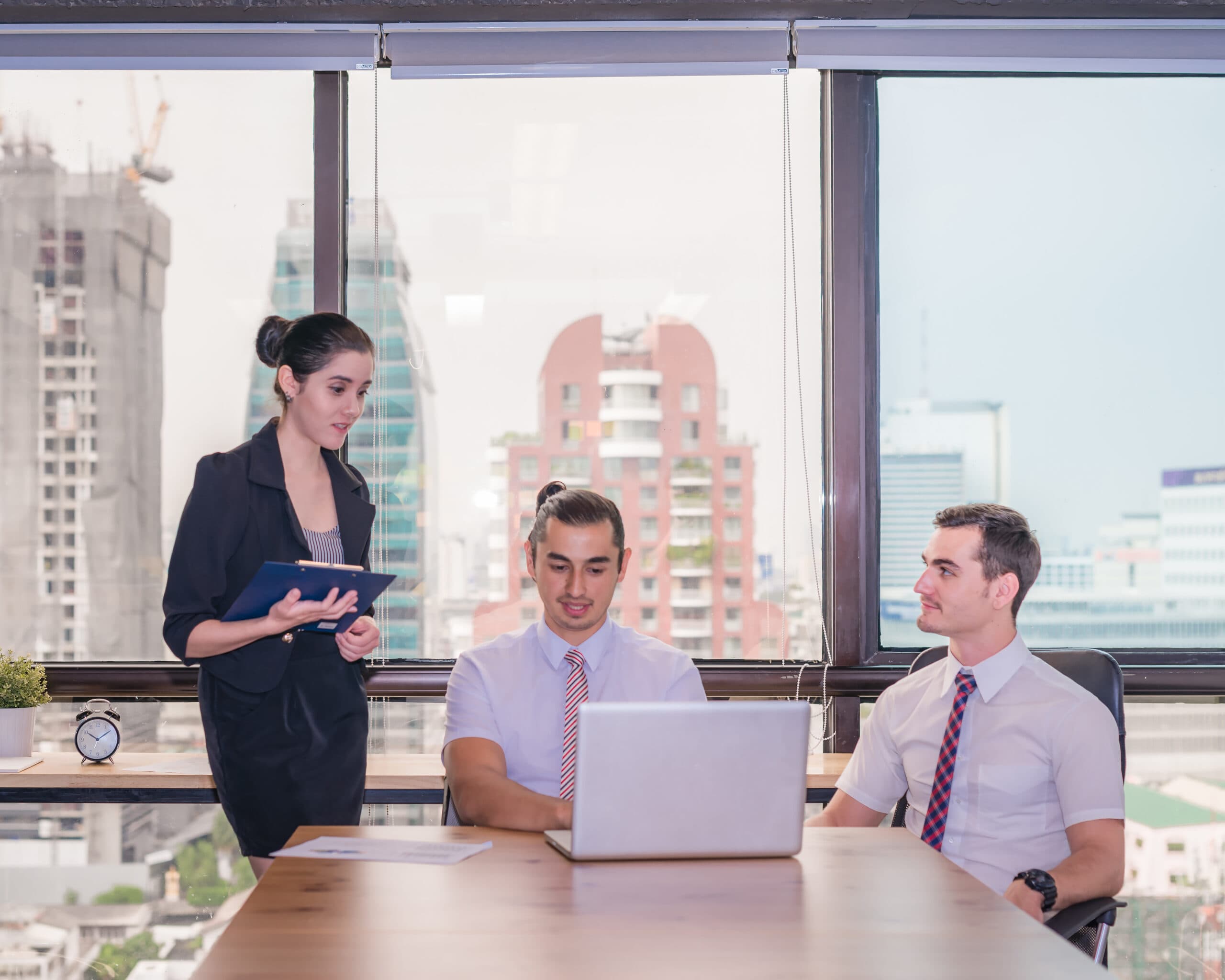 Building a Website for Your UAE Business: Design + Legal Must-Haves